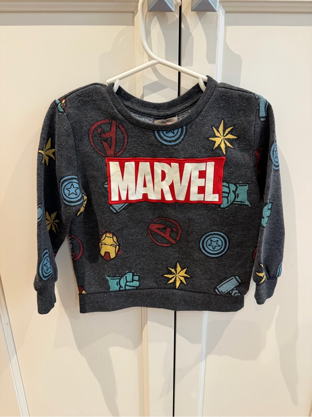 Marvel 2t boys Black Graphic Sweatshirt